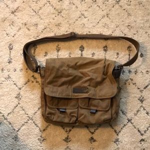 Andrew Marc Essex messenger bag